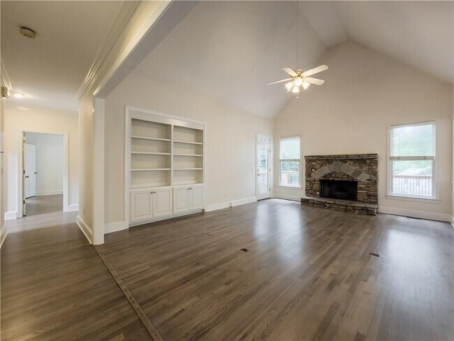 Building Photo - 7335 Craigleith Dr