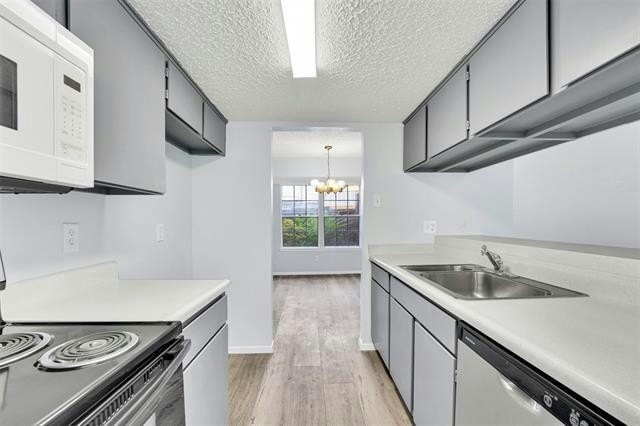 Building Photo - 8560 Park Ln