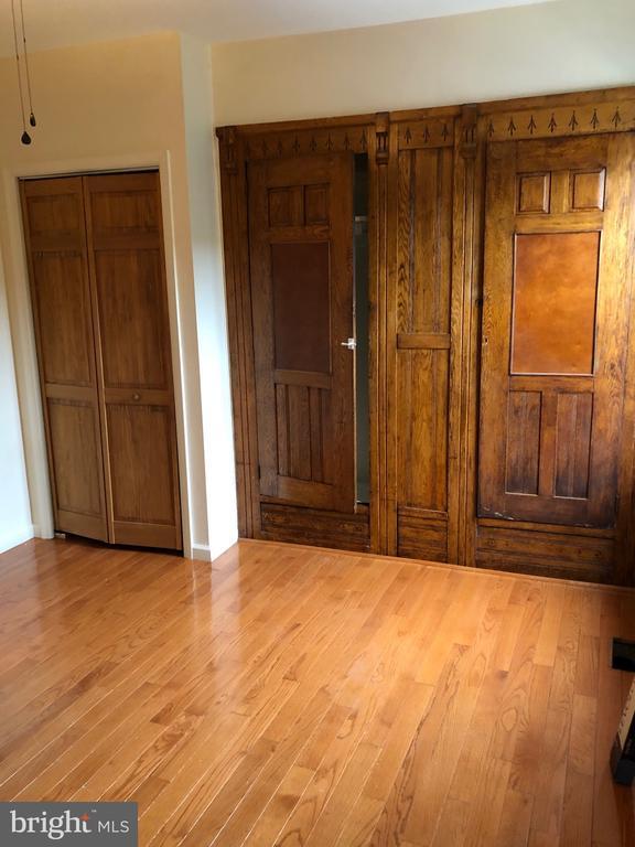 Building Photo - 2227 S Rosewood St