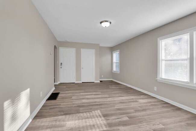 Building Photo - 397 S Chase Ave