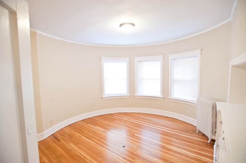 Building Photo - 2534 N Prospect Ave