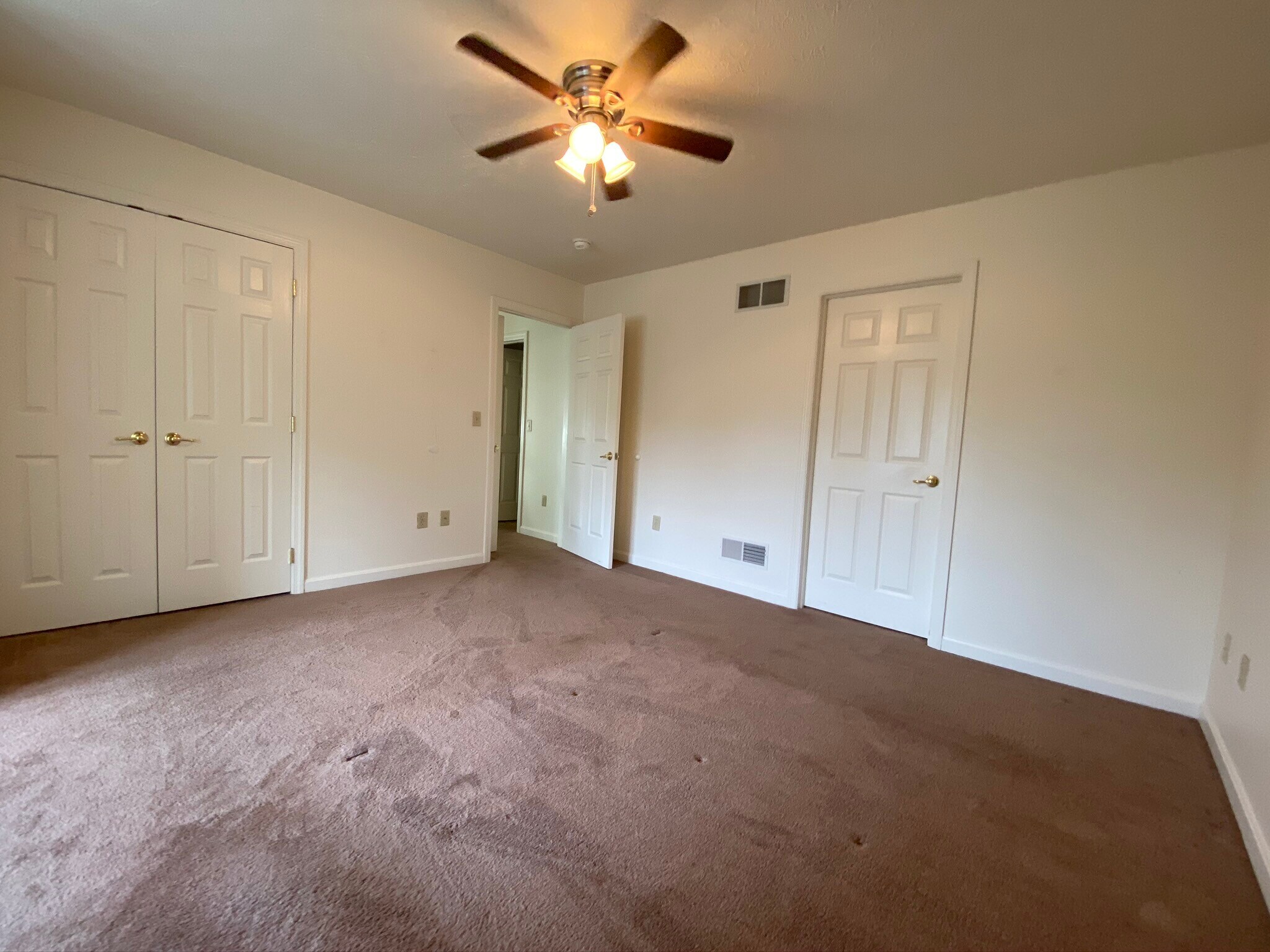 Building Photo - 106 Amber Ln
