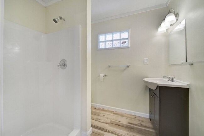 Building Photo - Lovely Two Story, 3 Bedrooms, 2 Bath Home