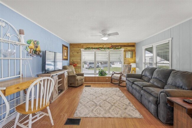 Building Photo - 303 Marlette Dr