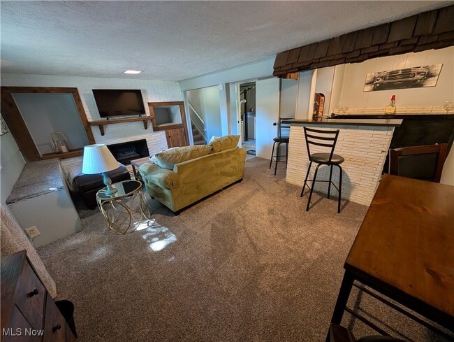 Building Photo - 1494 Hilton Dr