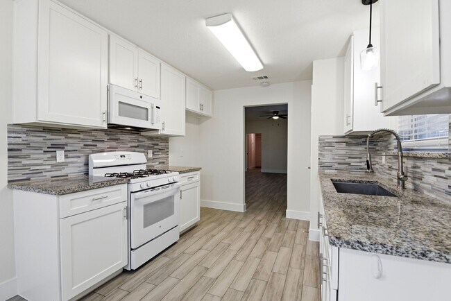 Building Photo - 26218 Cypresswood Dr