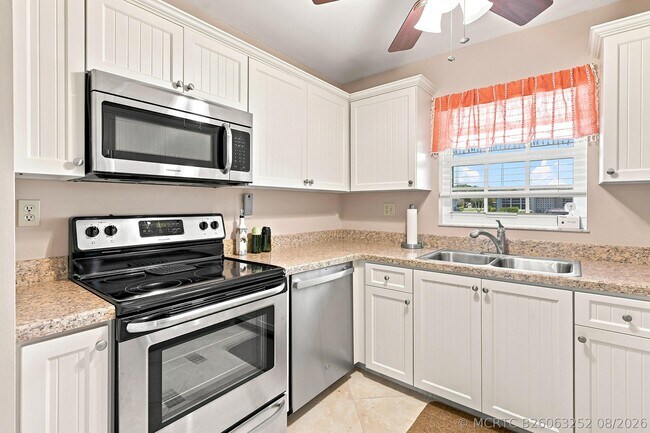 Building Photo - 14499 Canalview Dr