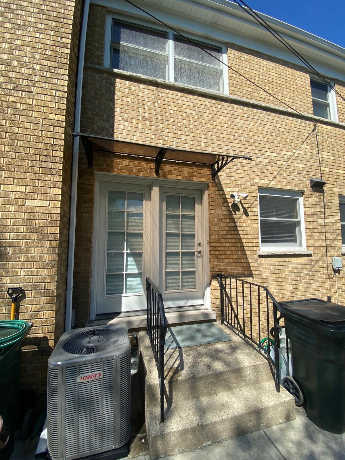 Building Photo - 6753 N Drake Ave