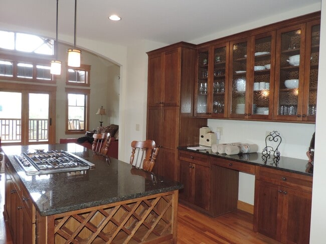 Building Photo - Luxury furnished 3/2.5 Condo at Lodges at Winklers Creek