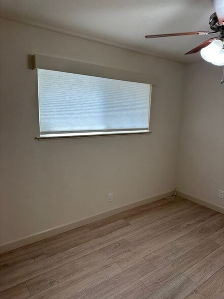 Building Photo - 1405 Oak Grove Ave