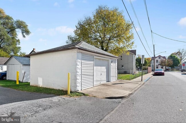 Building Photo - 4 bedroom home in Carlisle PA!