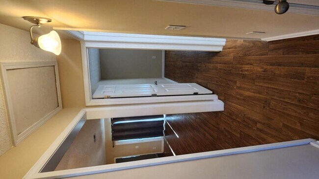 Building Photo - 165 Woodland Pk Lp