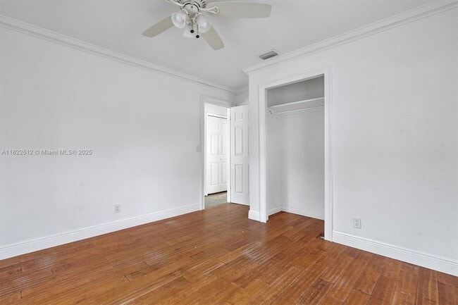 Building Photo - 5272 N Andrews Ave
