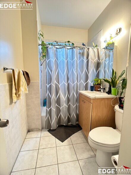 Building Photo - 74 Aldie St