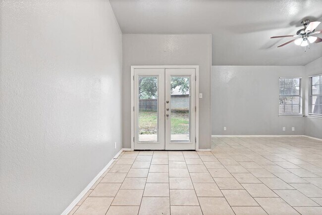 Building Photo - 10 Rawhide Cir