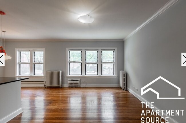 Building Photo - 740 W Addison St