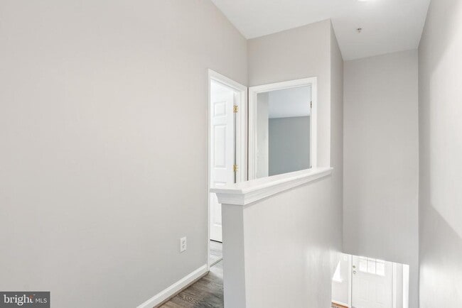 Building Photo - 28 Johnson Pl