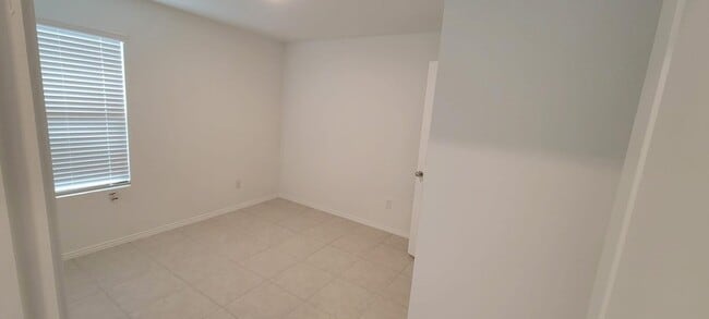 Building Photo - 3476 Mildren Bnd