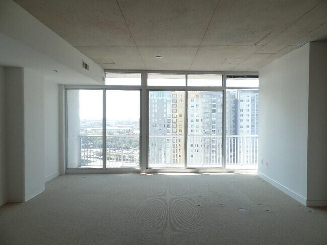 Building Photo - 950 W Peachtree St NW