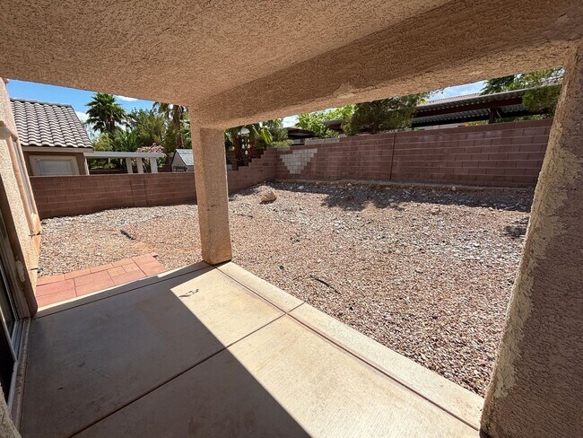 Building Photo - Beautiful 4Bed/3Bath/2Car residence located in Summerlin near Town Center Drive