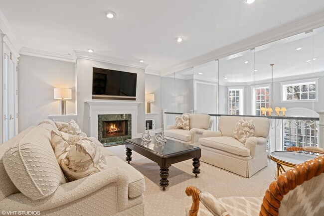Building Photo - 38 E Elm St