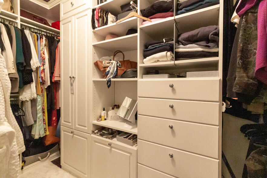 Primary Closet - 240 Renaissance Pkwy NE