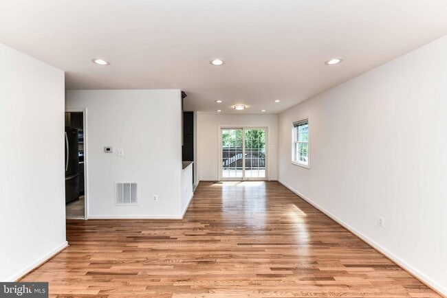 Building Photo - 1020 S Hoga Rd