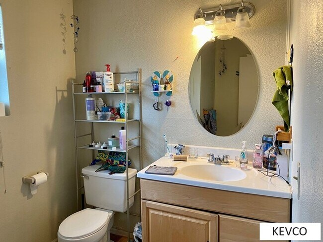 Building Photo - Large Home with Excellent Backyard and Patio