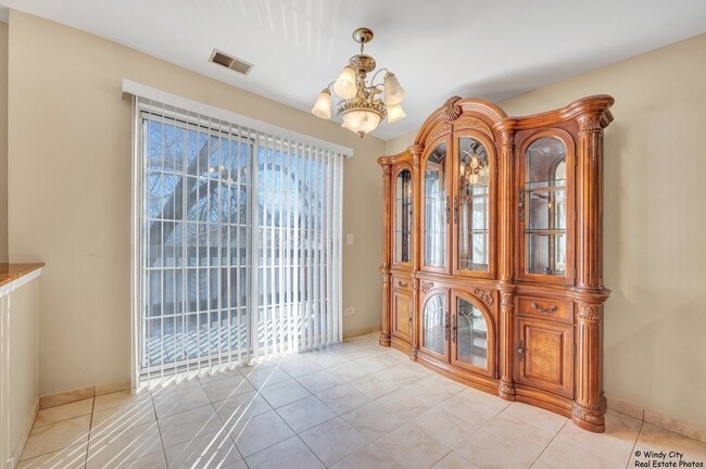 Building Photo - 1346 S Lorraine Rd