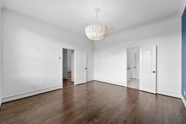 Building Photo - 16746 Highland Country Dr