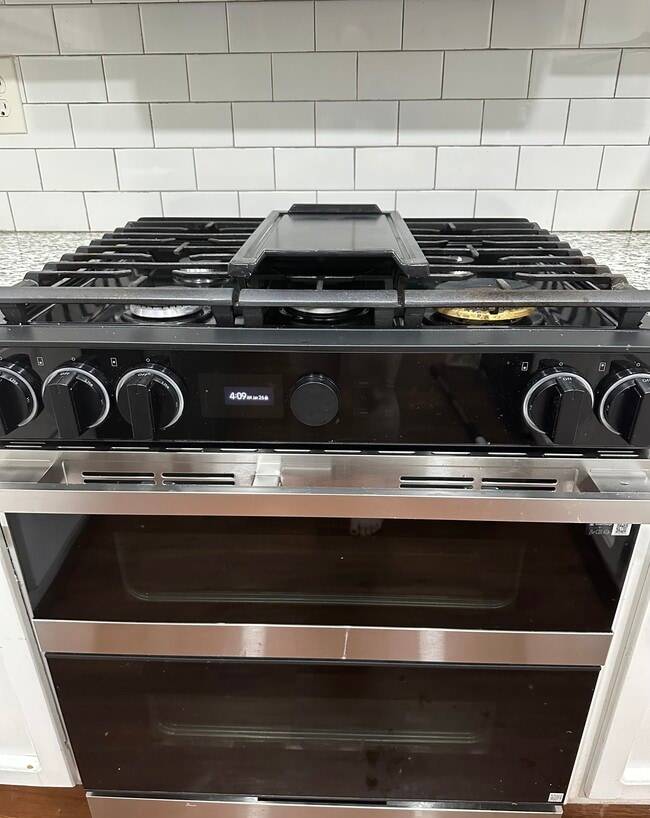 Building Photo - 1426 Riverline Trail