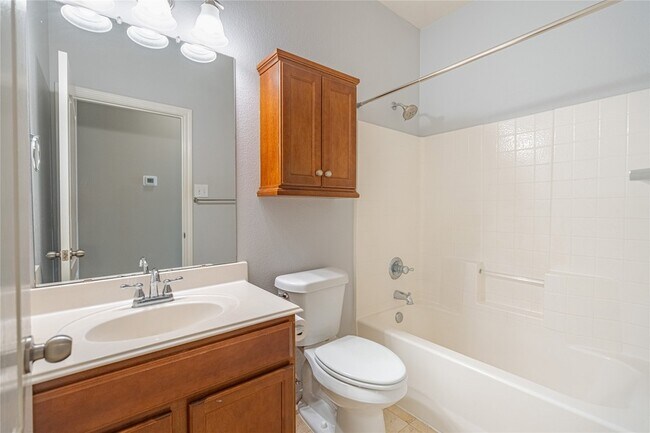 Building Photo - 28514 Lockeridge Springs Dr