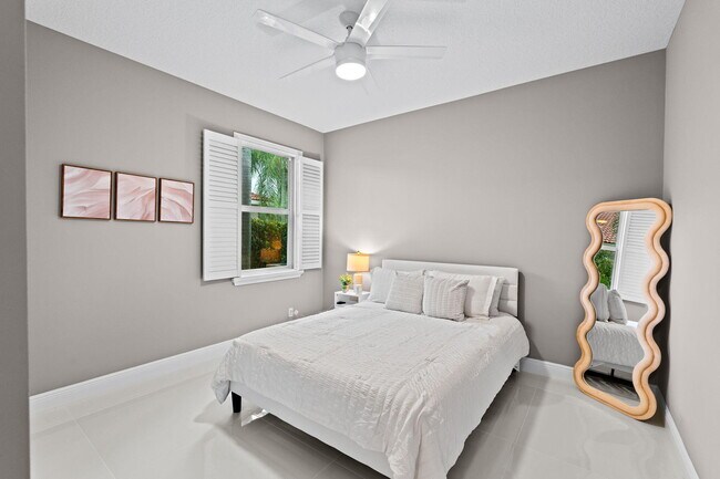 Building Photo - 9919 Royal Cardigan Way