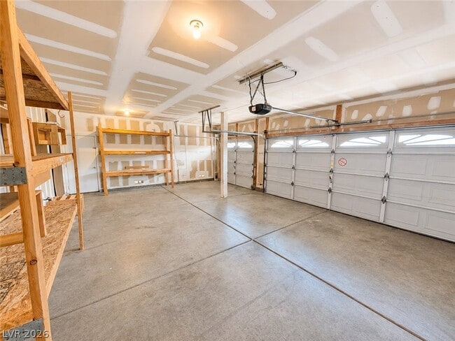 Building Photo - 1108 Ventura Hills St