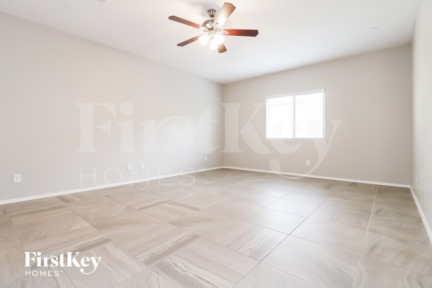 Building Photo - 21158 W Holly St