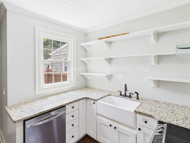 Building Photo - 217 Palen Ave