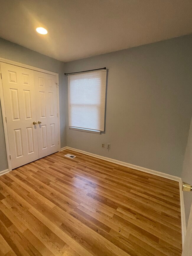 Building Photo - 6016 Loch Arbor Ln