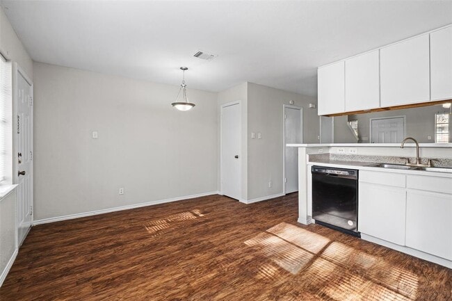Building Photo - 1841 River Crossing Cir