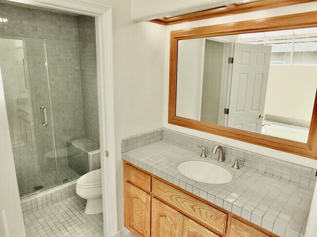 Building Photo - 6225 Napoli Ct
