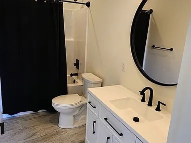 Building Photo - Bright & Modern Newly Built Home!!