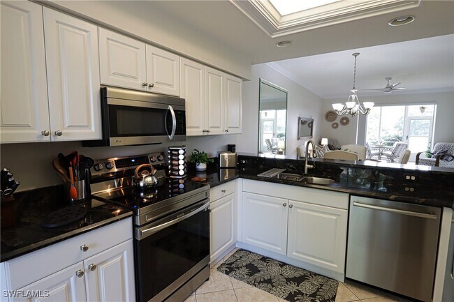 Building Photo - 26160 Clarkston Dr