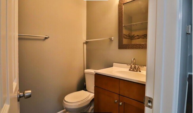 Building Photo - Charming 4-Bedroom Ranch in Sauk Village