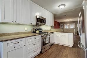 Building Photo - 5130 Saxon Dr