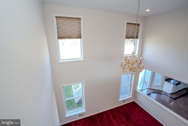 Building Photo - 27 Samantha Dr