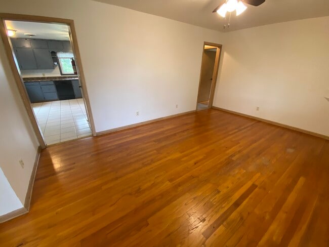 Building Photo - 3809 Southland Dr