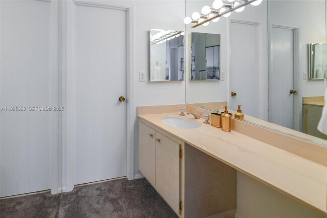 Building Photo - 1950 S Ocean Dr