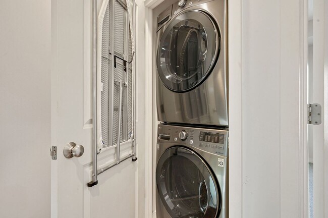 Building Photo - 3 bedroom 2.5 bathroom TownHome // Brookland//Garage Parking & Rooftop Deck