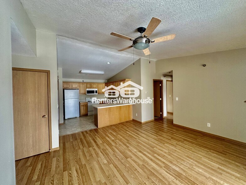 Building Photo - 5924 Sutton Pl