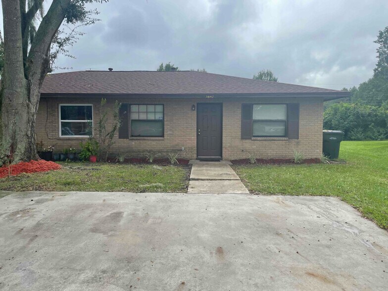 Primary Photo - 5647 Cherry Wood Cir