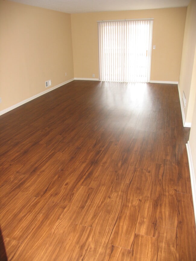 Living Rm & Porch-Balcony Door - 3711 Briarbridge Ln